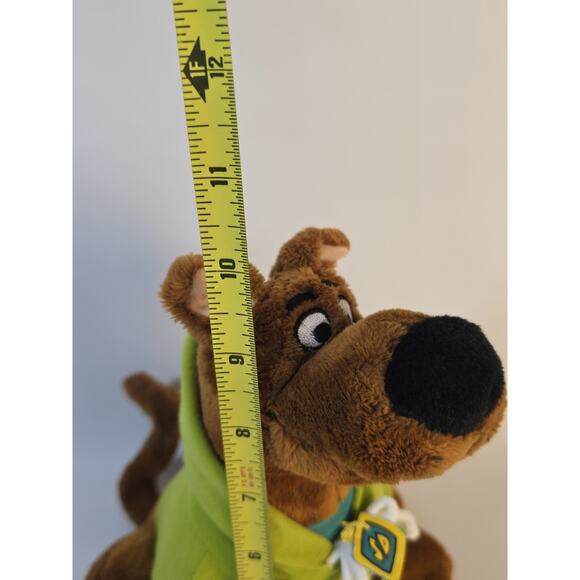 10" Scooby-Doo Plush W/ Green Mystery Inc Hoodie Kings Island Paramount Parks - Picture 9 of 9